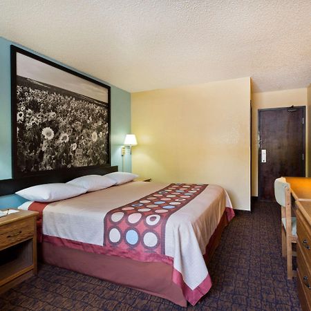 Super 8 By Wyndham Lexington Park/California Area Exterior foto