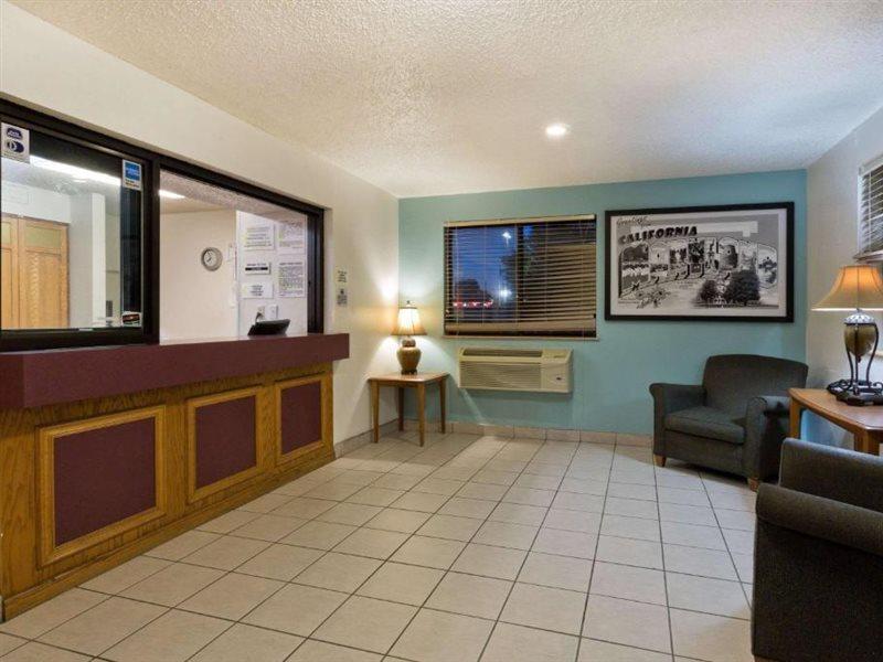Super 8 By Wyndham Lexington Park/California Area Exterior foto
