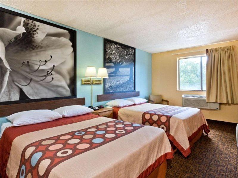 Super 8 By Wyndham Lexington Park/California Area Exterior foto