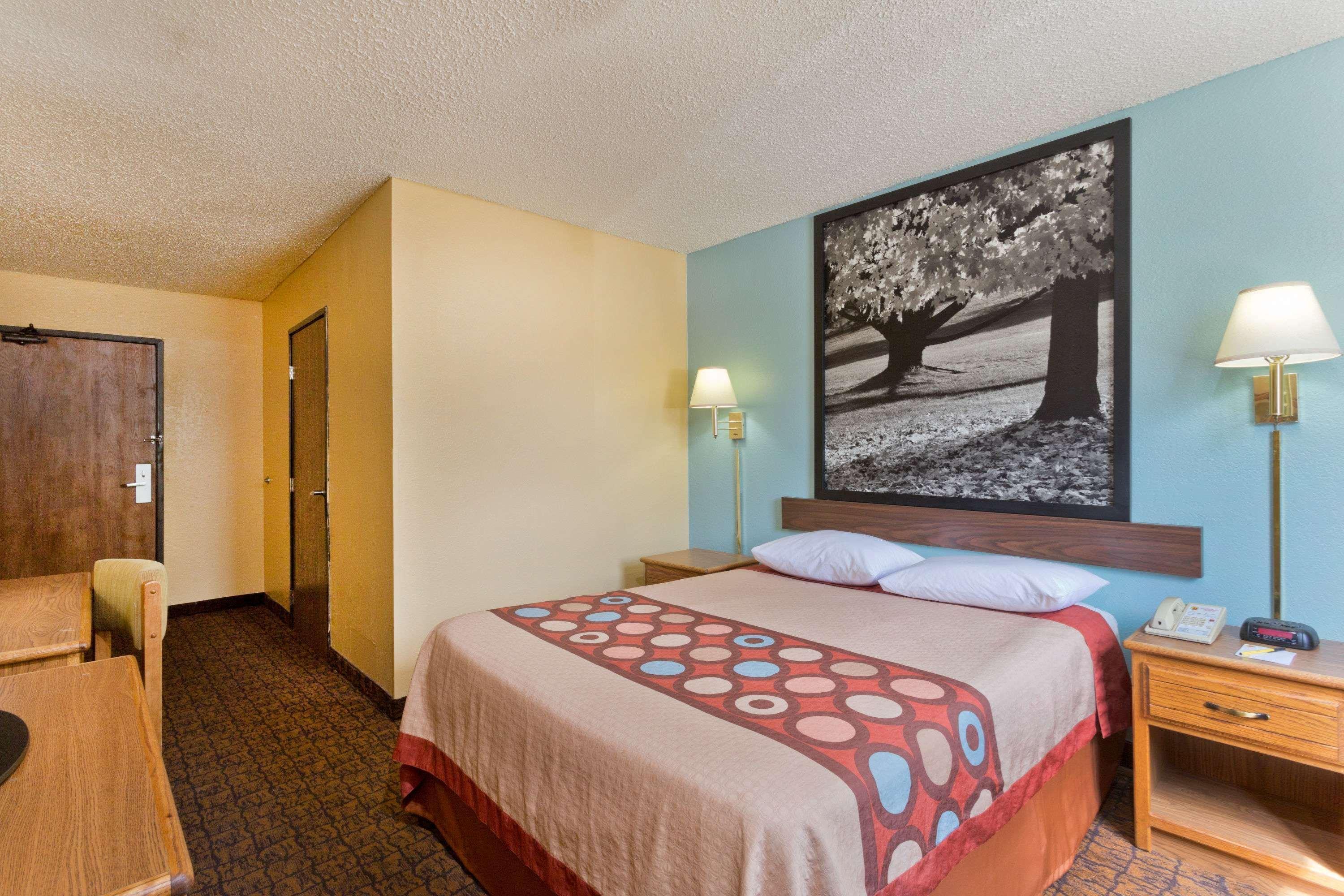 Super 8 By Wyndham Lexington Park/California Area Exterior foto