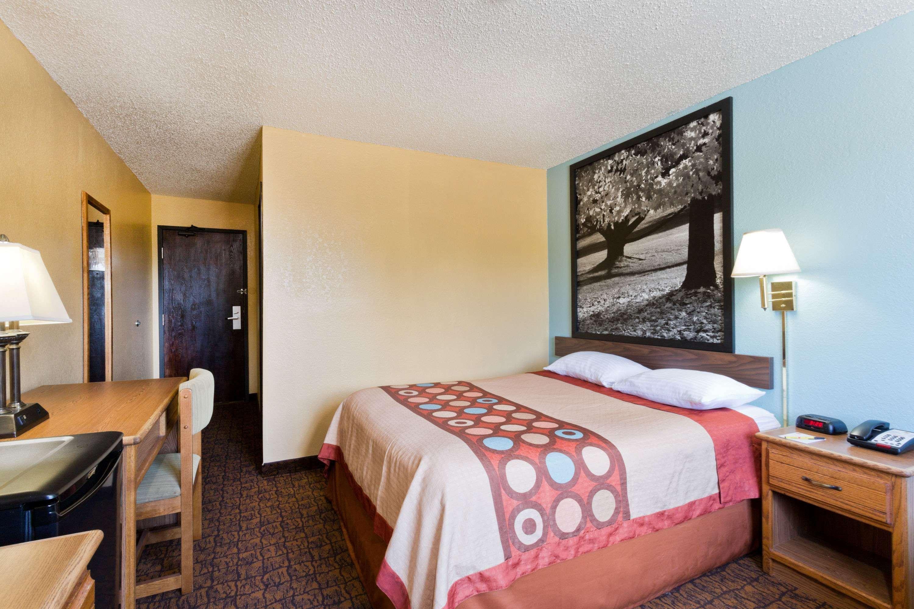 Super 8 By Wyndham Lexington Park/California Area Exterior foto